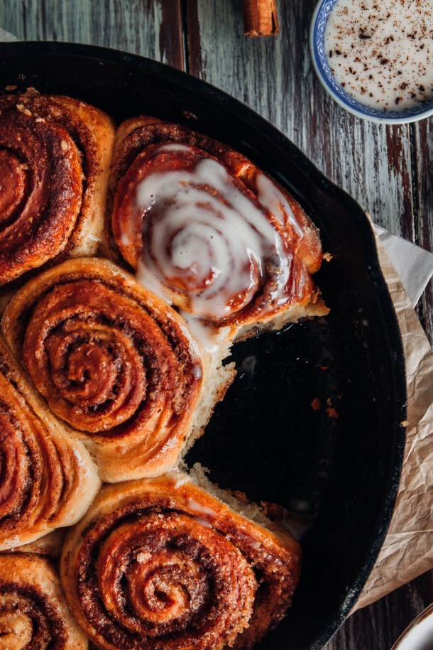 vegan sourdough cinnamon rolls