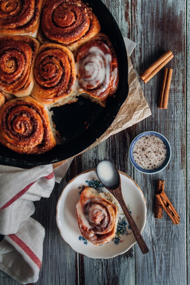 vegan sourdough cinnamon rolls