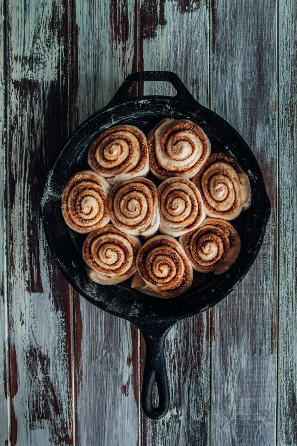 vegan sourdough cinnamon rolls