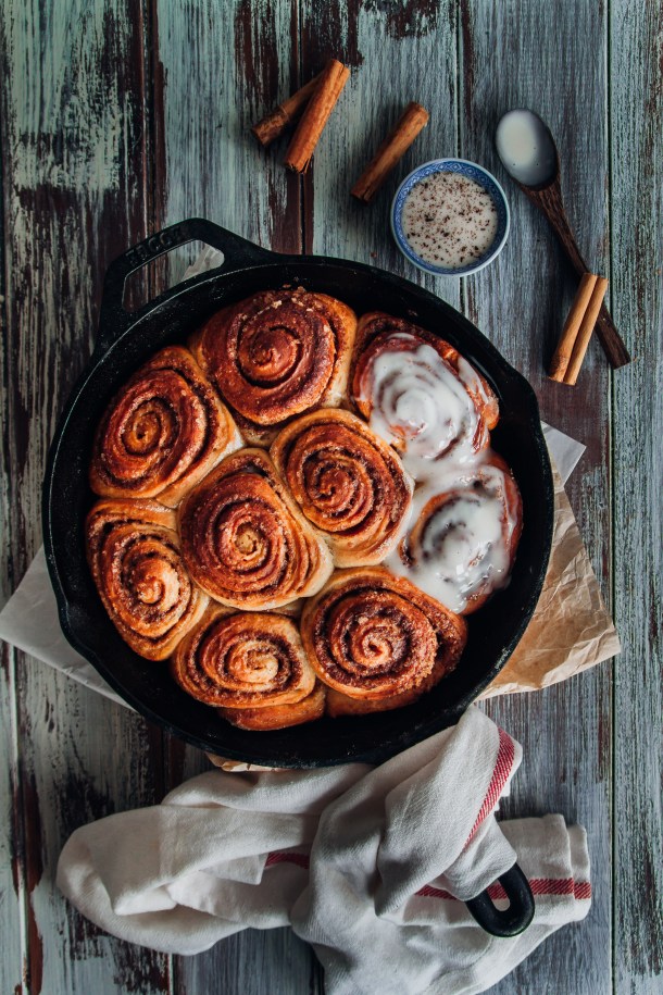 vegan sourdough cinnamon rolls