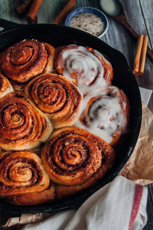 vegan sourdough cinnamon rolls