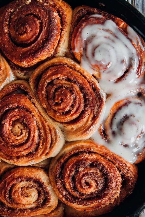 vegan sourdough cinnamon rolls