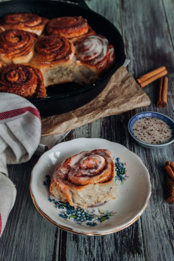 vegan sourdough cinnamon rolls